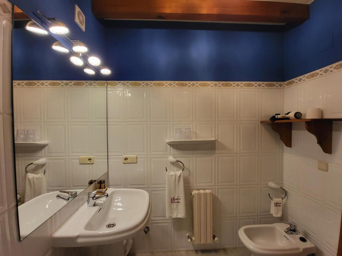 La Biesca Sebrenu Hotel Ribadesella Ngoại thất bức ảnh